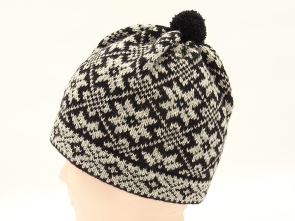 Men's wool hat with pattern R15c