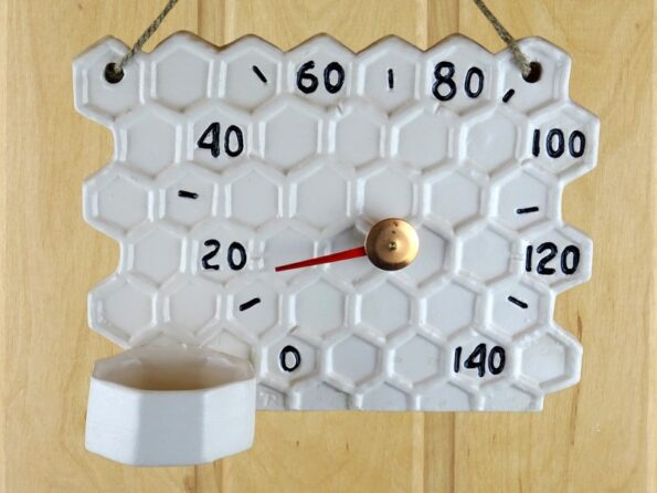 Sauna thermometer honeycomb with aroma socket 21x15cm
