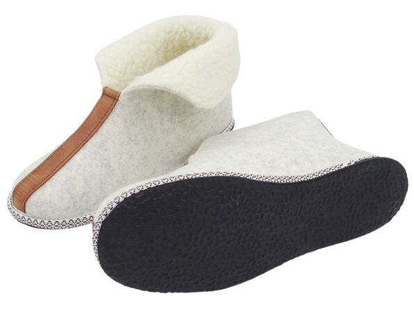 Slippers made of natural felt and with sheep wool, high brim 6