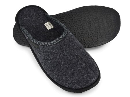 Natural felt slippers