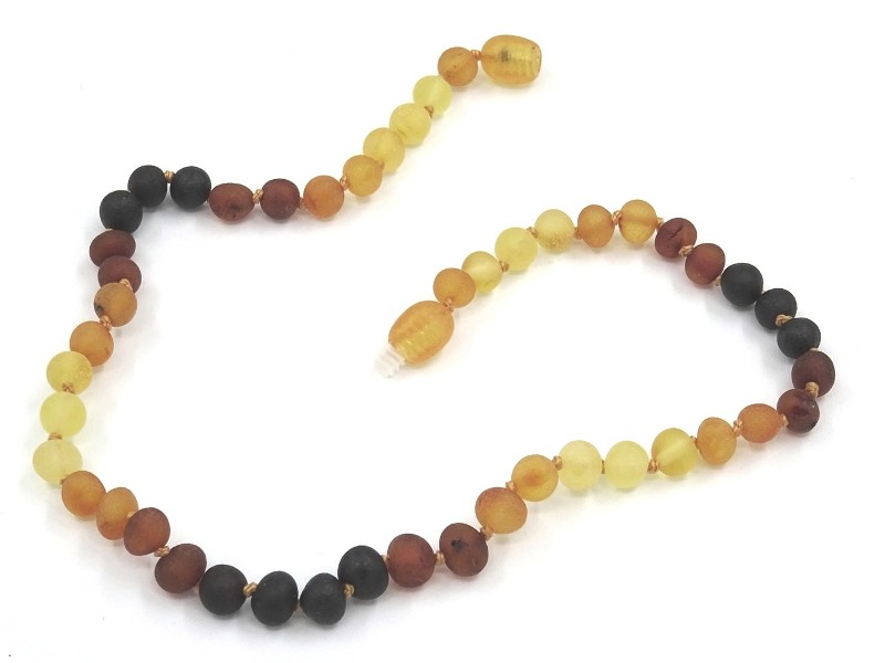 Детское колье из неполированного янтаря Детское колье из неполированного янтаря