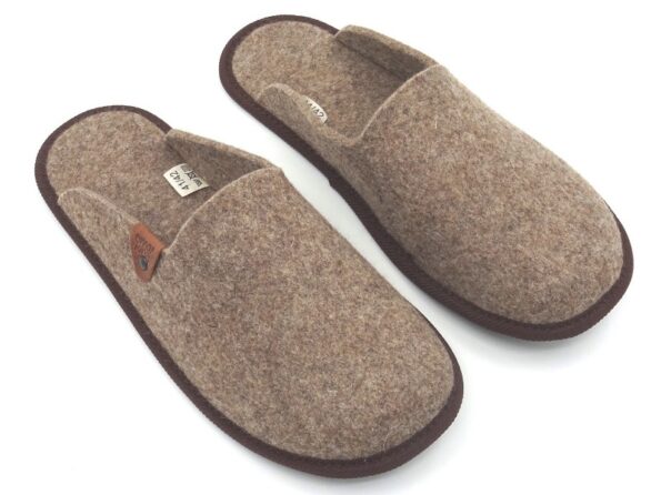 felt slippers brown 3