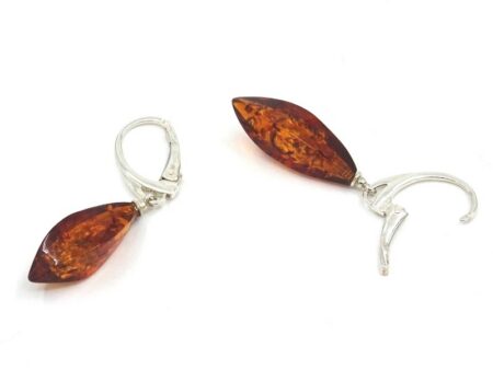 Серебряные серьги с янтарем